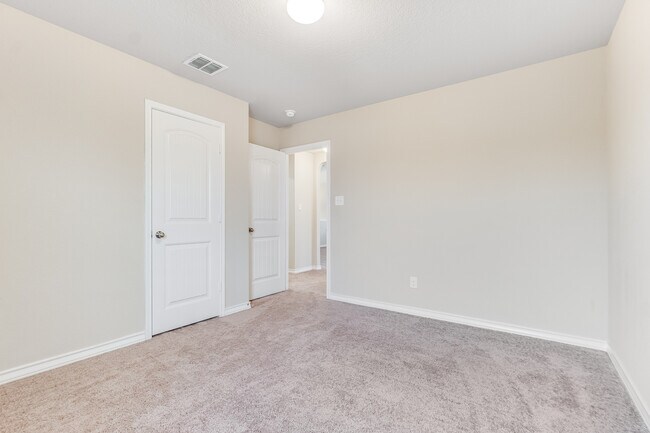Building Photo - 7015 Ariel Springs