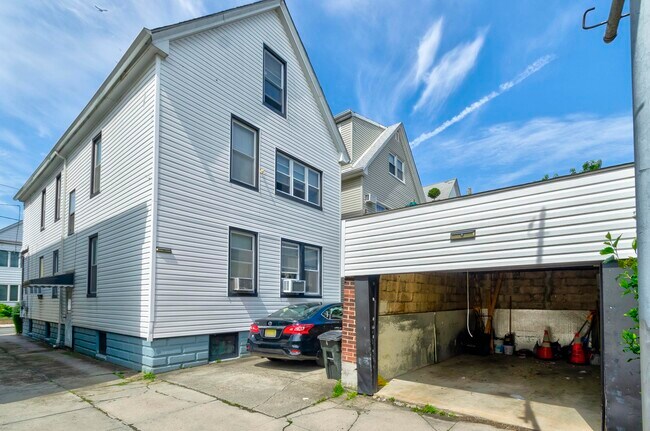 Building Photo - 17 Newark Bay Ct