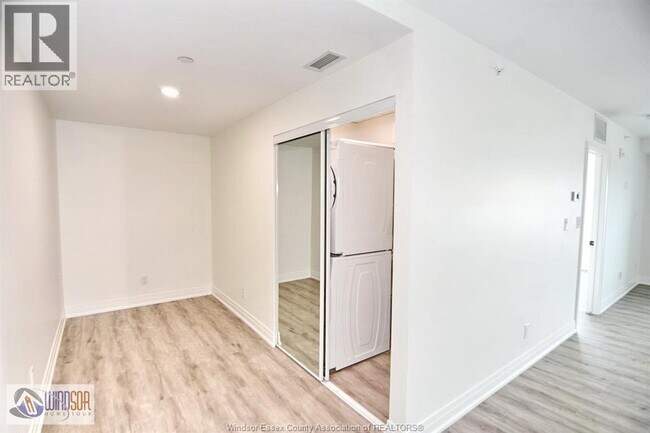 Photo du bâtiment - 3370 Stella Crescent