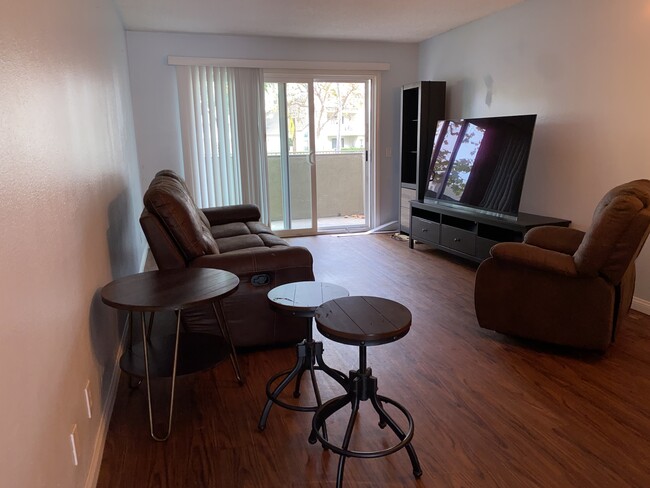 Building Photo - 383 E Surfside Dr