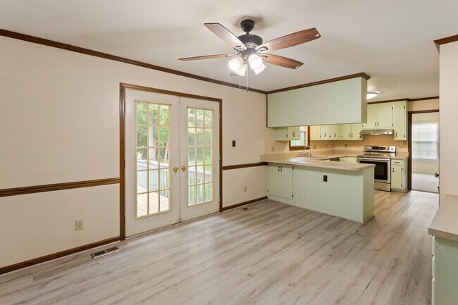 Building Photo - 243 Yoder Ln
