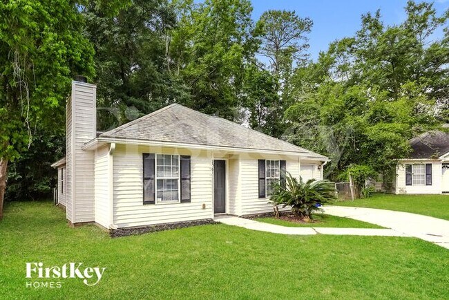 Building Photo - 2561 Realm Street