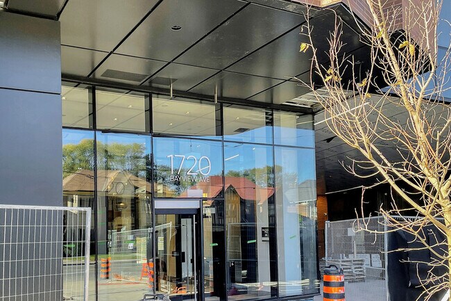 Building Photo - 1720 Bayview Ave