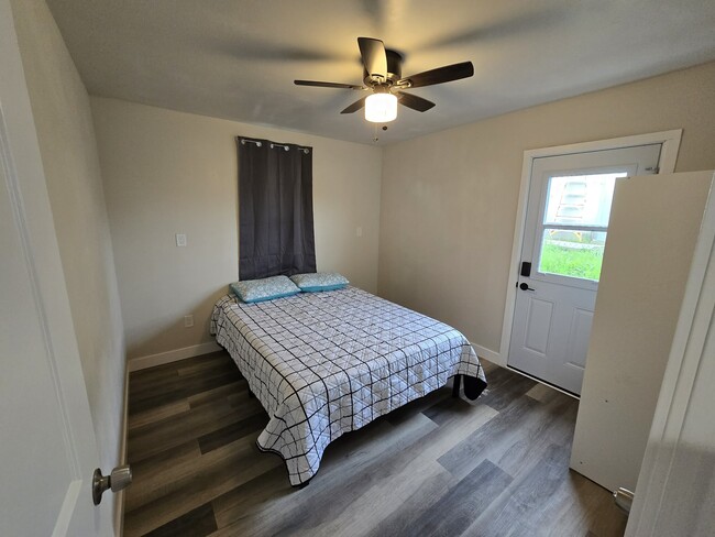 Building Photo - 5305 Santa Margarita St