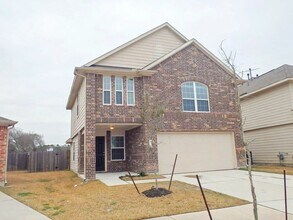 Building Photo - 734 North Ella Creek Drive
