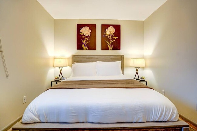 Building Photo - 645 S 94th Pl