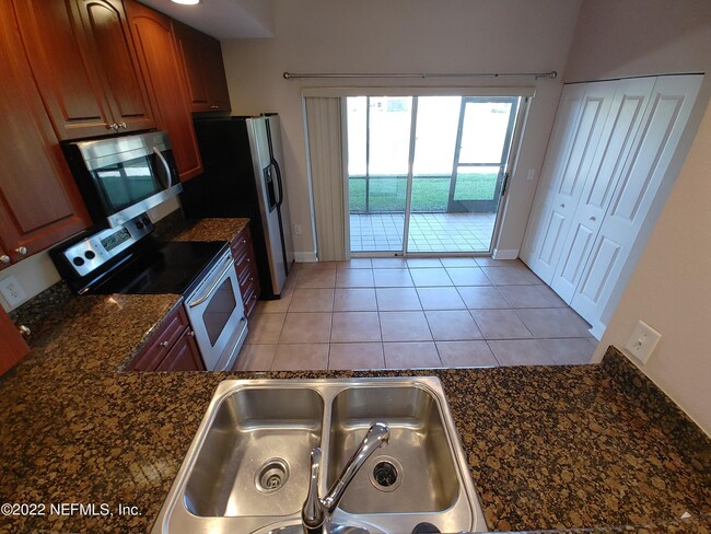 Foto del edificio - 9745 Touchton Rd