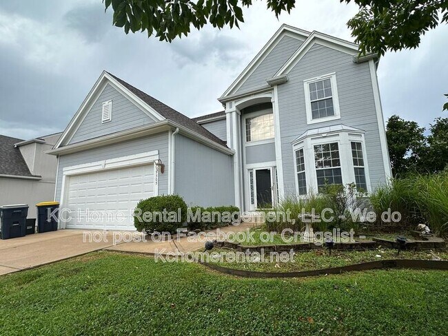 Building Photo - 9305 N Charlotte Ct