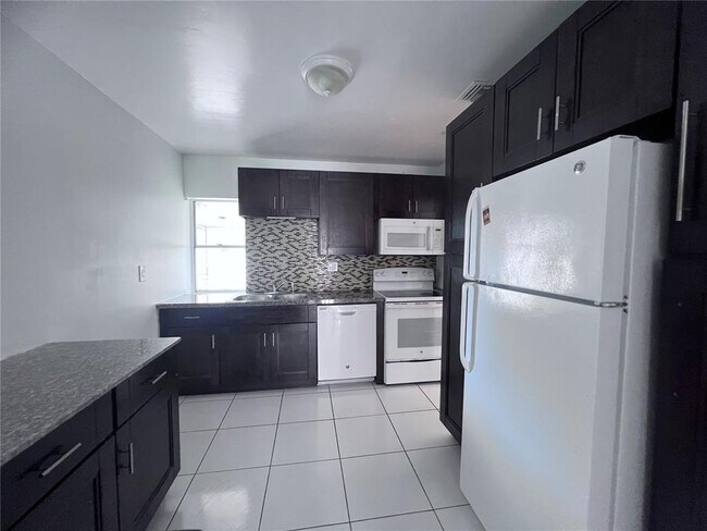 Foto del edificio - 2430 SW 81st Ave
