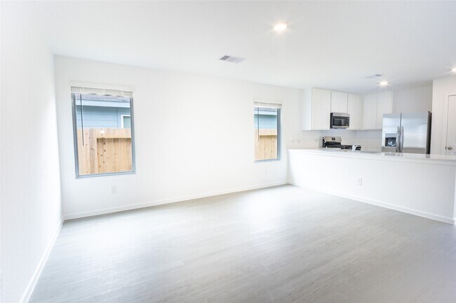 Foto del edificio - 15724 Plum Brk Dr