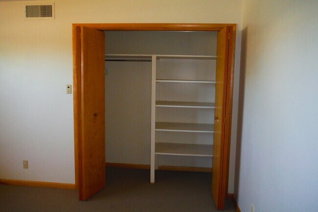 Foto del edificio - Spacious single level home with a retro feel - you must see!