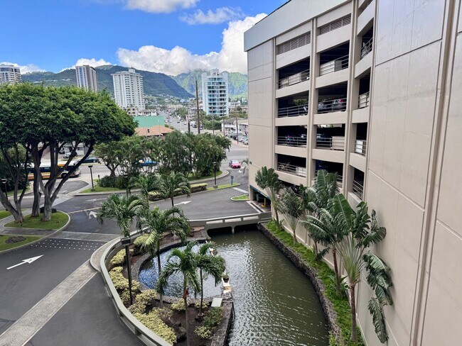 Building Photo - 2333 Kapiolani Blvd