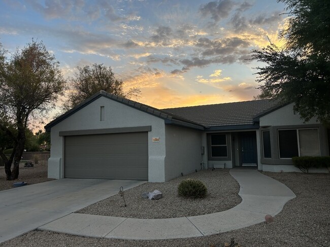 Building Photo - 15989 W Mesquite Ct