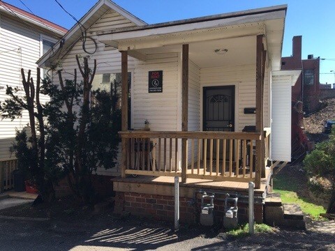 Building Photo - 13 Fern St