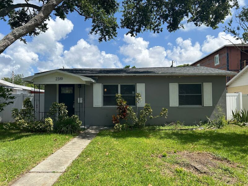 Foto principal - 2319 13th Ave N