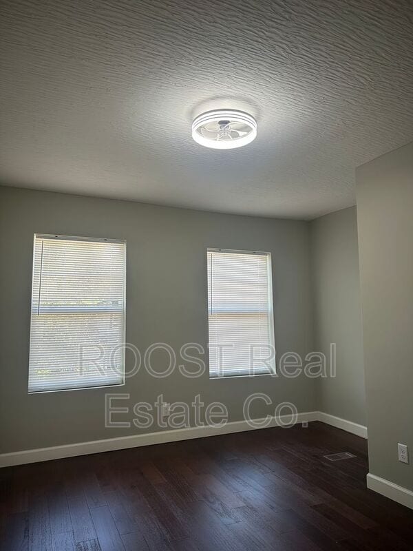 Building Photo - 270-272 S Yale Ave