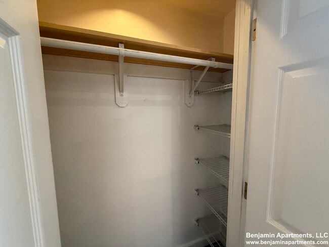 Building Photo - 82 Phillips St