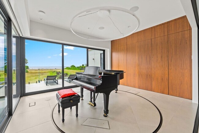 Foto del edificio - Ocean Villa Emilie by Gather: Private Gym, Pool & Ocean Views