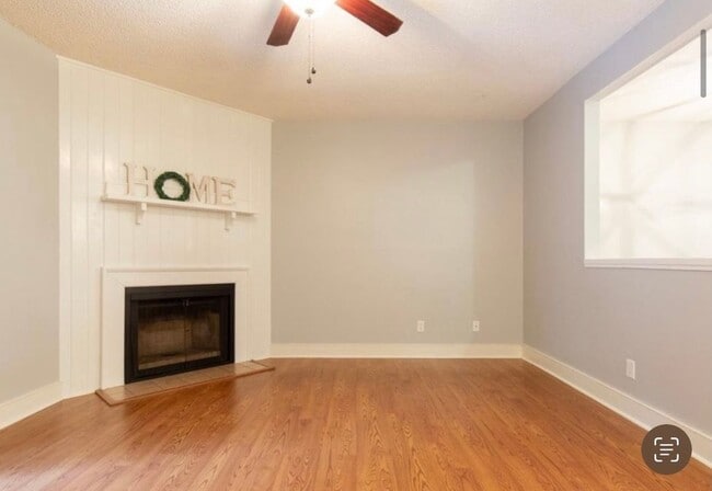 Foto del edificio - 1749 Beechwood Cir S