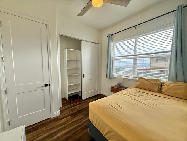 Foto del edificio - Stunning Renovated 3 Bedroom / 2.5 Bathroom Home with Ocean & Mountain Views in Waiolani Mauka!