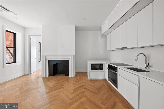 Foto del edificio - 3336 P St NW