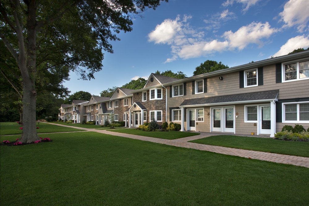 Photo - Fairfield Courtyard At Middle Island