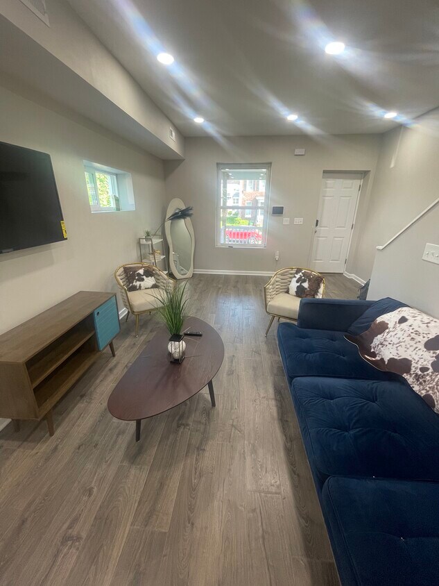 Foto principal - 2800 Violet Ave