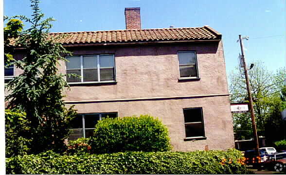 Building Photo - Villa Royale