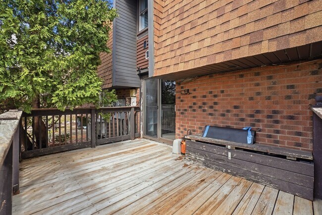 Foto del edificio - 12738 Kenneth Ave