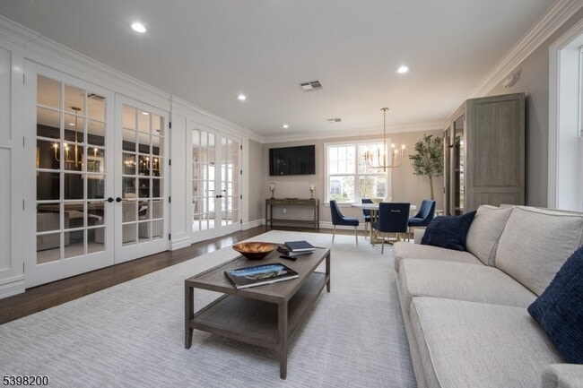 Foto del edificio - 2435 Lamington Rd