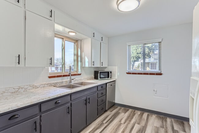 Foto del edificio - 3264 Niagara St