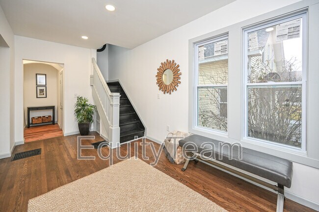 Foto del edificio - 6244 Red Bank Rd