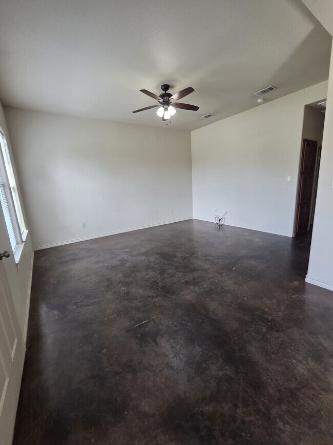 Building Photo - 3712 Mandy Dr