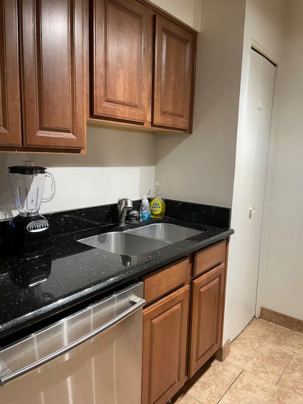 Photo - 1745 E Glenn St Apartment