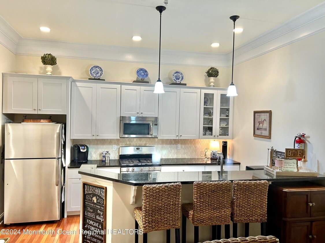 622 Trenton Ave Unit 207  