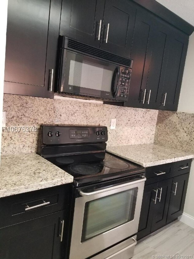 Primary Photo - 6425 W 27th Ct