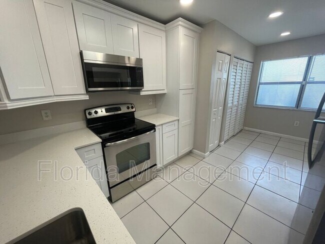 Foto del edificio - 5264 Gate Lake Rd