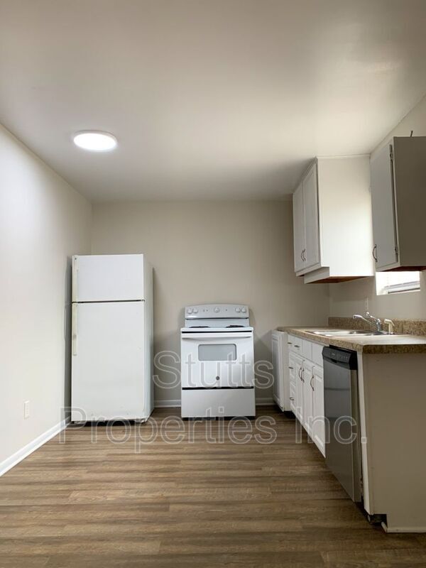 500 W 1st St Unit 2, Tuscumbia, AL 35674 Condo for Rent in Tuscumbia