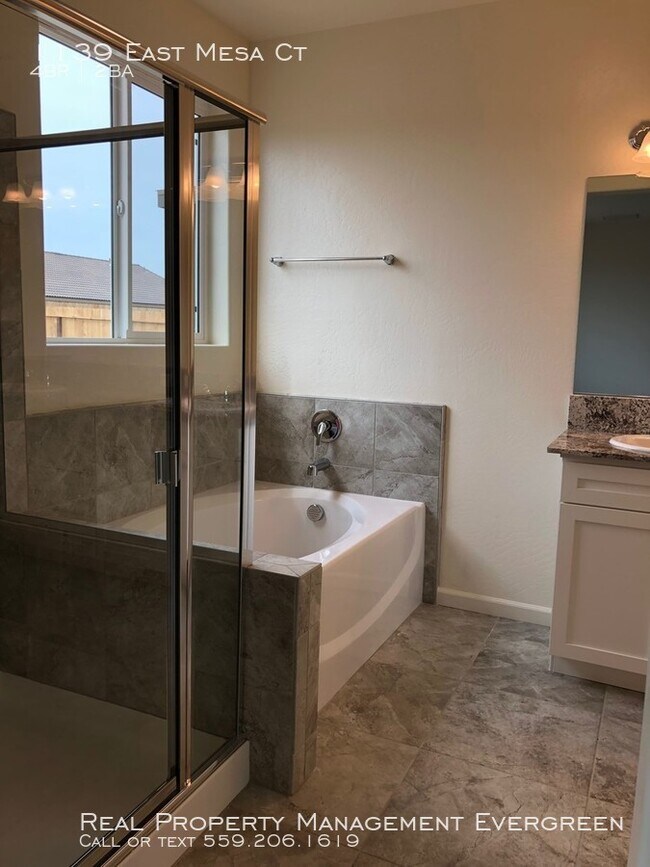 Foto del edificio - 1139 E Mesa Ct