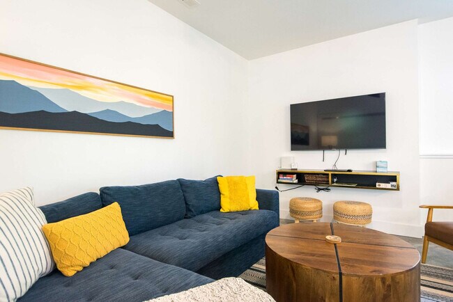 Foto del edificio - 1243 Pine Spring Dr