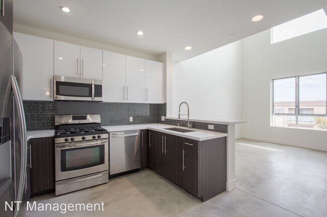Foto del edificio - 3 br, 3 bath Apartment - 11929 Courtleigh ...
