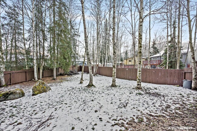 Foto del edificio - Quiet Eagleridge Home