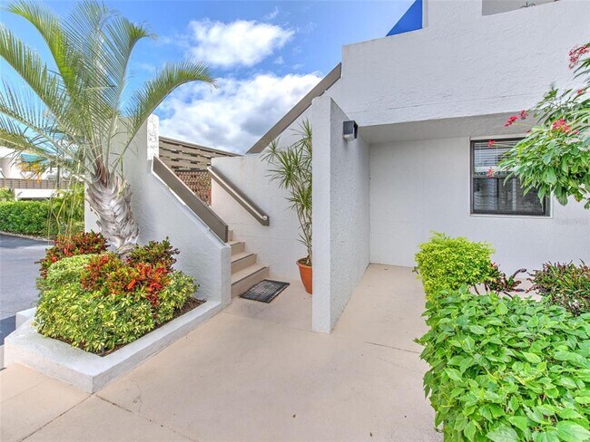 Building Photo - 723 Bayport Way