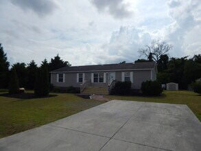 Building Photo - 525 Soundside Dr