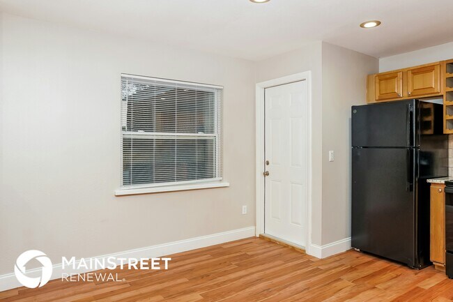 Foto del edificio - 2036 Walsh Ave SE