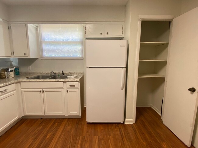 Foto del edificio - North Nashville 4 bedroom/2 bath brick ran...