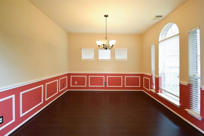Building Photo - 23930 Indian Hills Way
