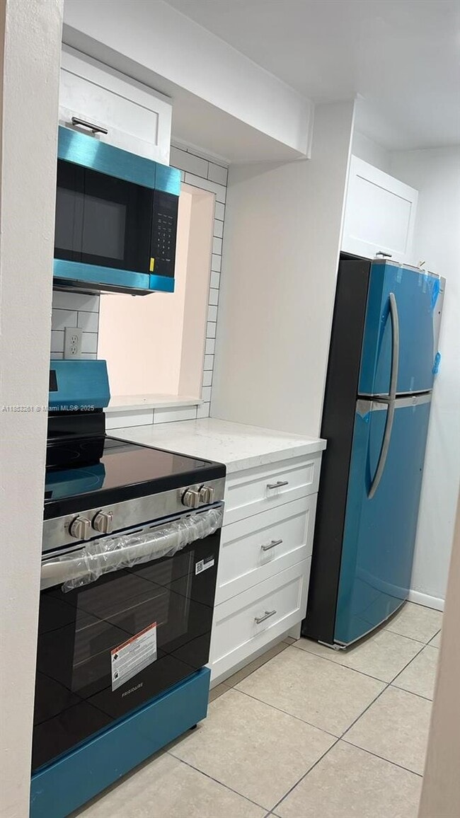 Foto del edificio - 14211 N Kendall Dr