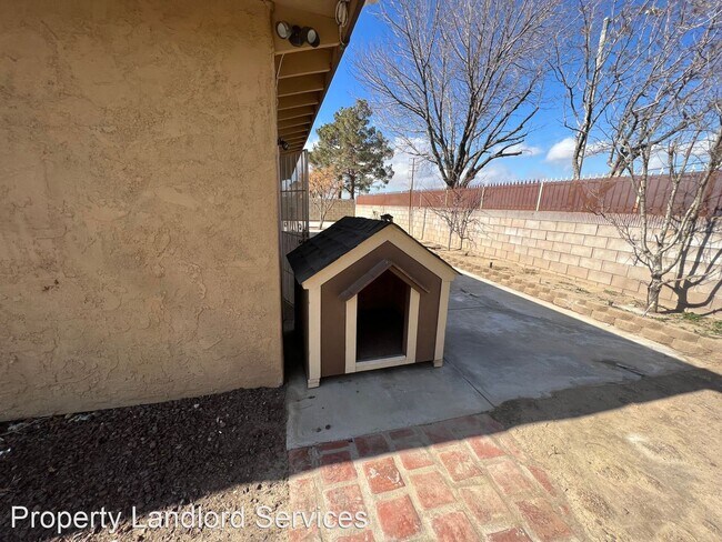 Building Photo - 4 br, 2 bath House - 1135 Regents Street L...