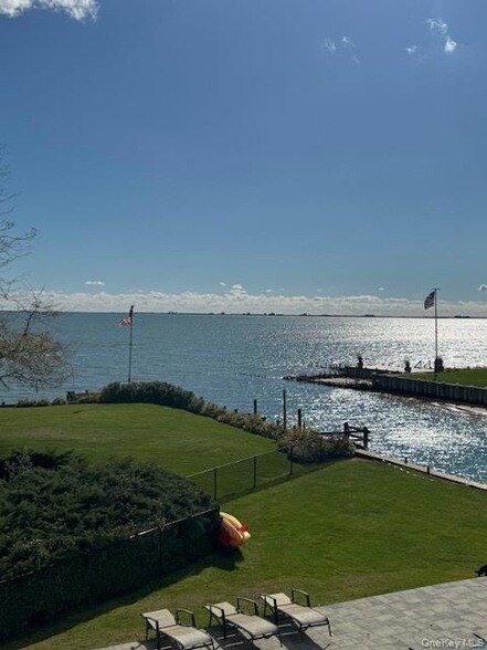 Building Photo - 45 Romana Dr